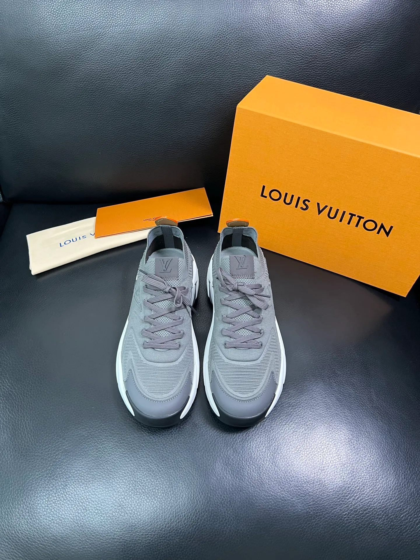 Men's shoes 💰660 Lv top purchasing Louis Vuitton Leather Shoes Counter Synchronization, imported fly woven fabrics from Italy, imported water-dyed cowhide lining, soles: original soles specially provided by the original factory, original factory follow-up orders, high quality, welcome to compare, code number 39-44 (custom-made 45) 85887